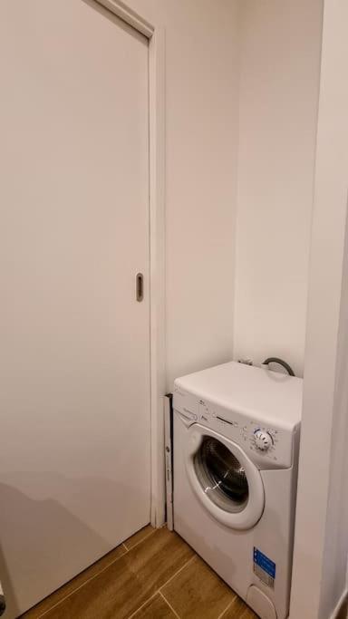 Appartement Cosy 30 M² Proche Rer B - 4 Min A Pied Aulnay-sous-Bois Exterior photo